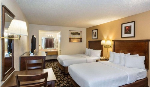 Standard Room, 2 Queen Beds, Non Smoking