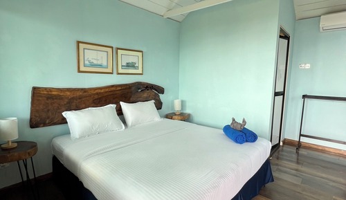 Deluxe Room, 1 King Bed, Non Smoking, Sea View