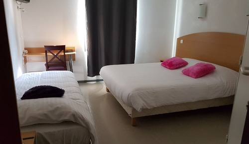 Triple Room, Multiple Beds