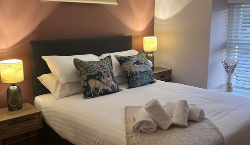 Deluxe Cottage, Private Bathroom, Mountain View (No 3 Wilsons Cottage)