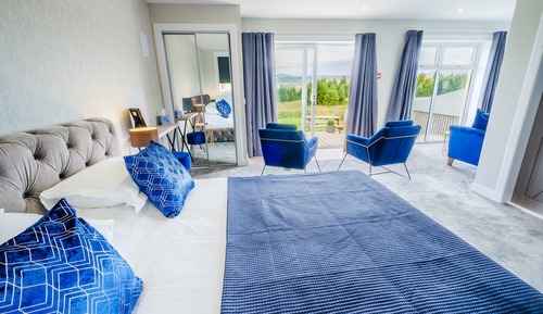 Luxury Suite, Balcony with Hot Tub, Ground Floor, Mountain View, Freestanding Bath