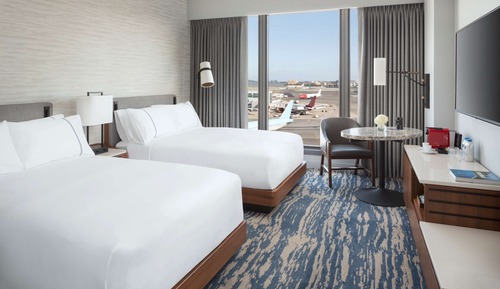 Room, 2 Double Beds (Runway View)