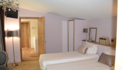Double Room (Mauriac)