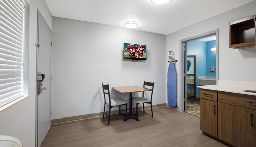 Studio, 1 King Bed, Accessible, Non Smoking