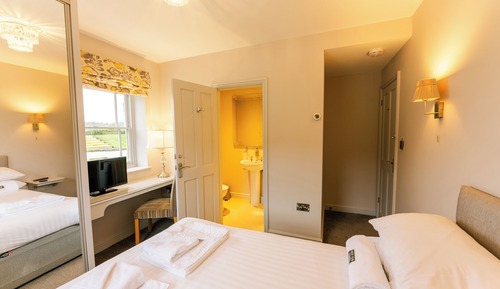 House, 6 Bedrooms (The Old Milking Parlour)