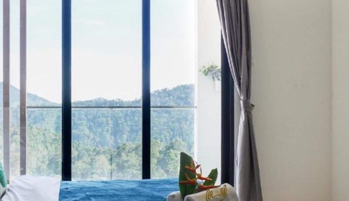 Deluxe Studio Suite with Balcony