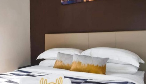 3-Bedroom Executive Suite with Balcony