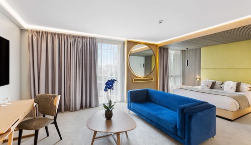 Executive Suite, 1 King Bed, Non Smoking (Twin bed on request)