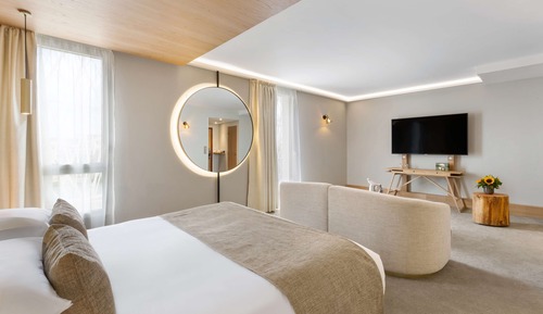 Suite, 1 King Bed, Balcony, River View