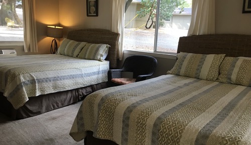 Room, 2 Queen Beds (Cabin #10)