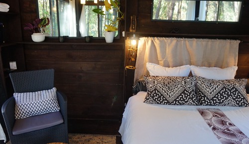 Bungalow, Hot Tub (Réminiscence)