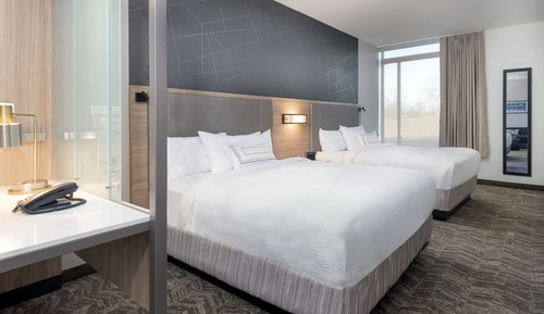 Suite, Multiple Beds (Mobility/Hearing Accessible, Tub)