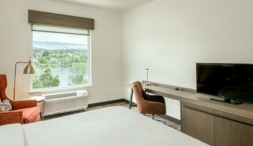 Room, 2 Queen Beds, Accessible, Bathtub (Mobility & Hearing)