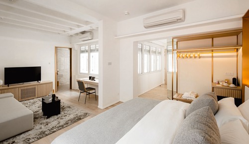 Deluxe Double or Twin Room