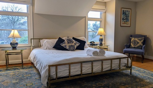 Honeymoon Suite, 1 King Bed, Jetted Tub, Pool View