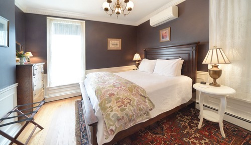 Room, 1 Queen Bed, Non Smoking (The Battenkill Room)