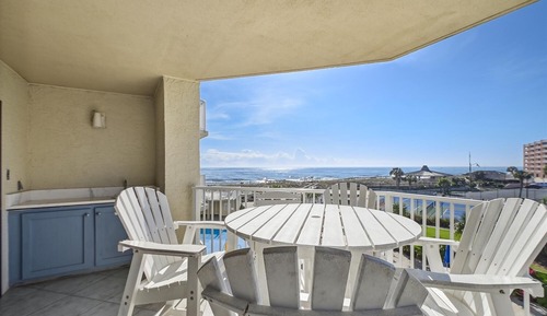 Condo, 2 Bedrooms