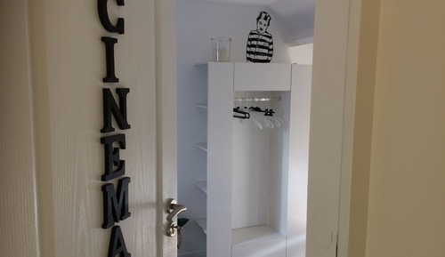 Standard Double Room, 1 Queen Bed with Sofa bed, Mezzanine (Cinéma)