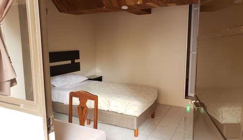 Traditional Single Room, 1 Twin Bed, Private Bathroom