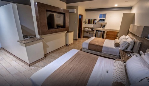 Classic Double Room, 2 Queen Beds