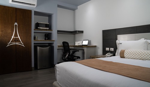 Classic Room, 1 Queen Bed