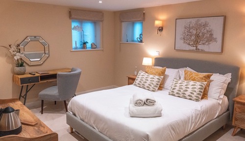 Superior Room, 1 King Bed