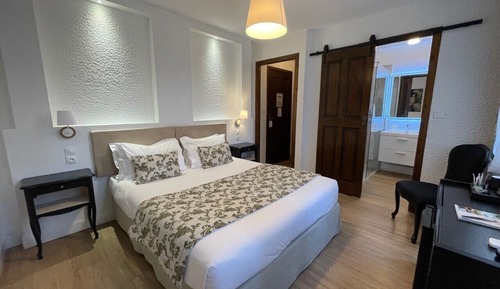 Cosy Double Room with Valley View