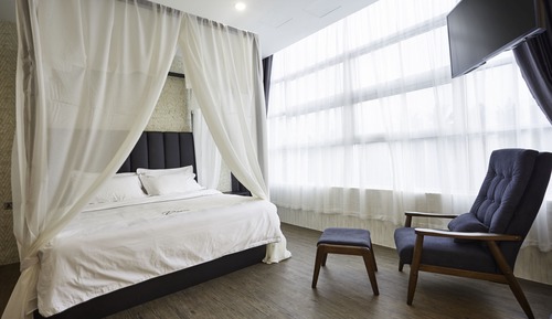 Premium King With Jacuzzi