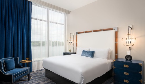 Deluxe Room, 1 King Bed, River View