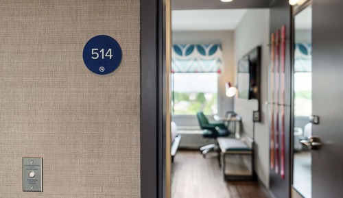 Room, 1 King Bed, Accessible (Hearing)