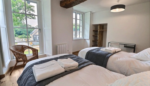 Deluxe Double Room, Bathtub