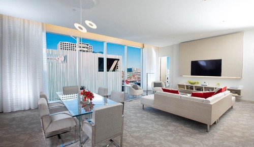 Suite, 1 Bedroom, Non Smoking, City View (Mobility/Hearing Accessible, Tub)