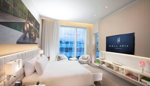 Junior Suite, 1 King Bed, City View