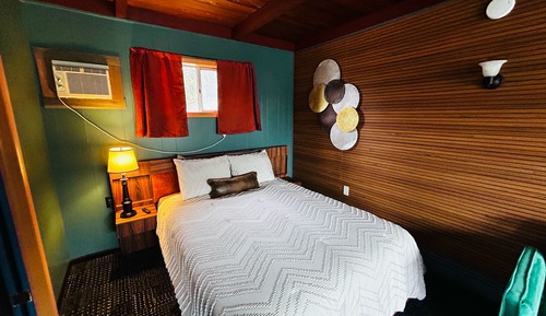 Classic Room, 1 Queen Bed