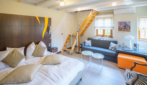 Family Duplex, Sauna