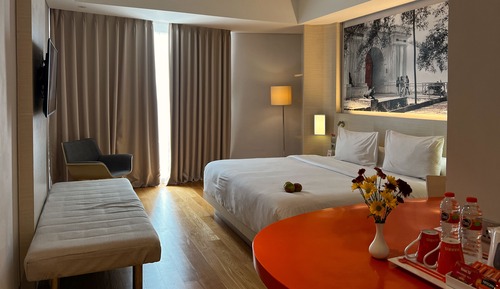 HARRIS Room