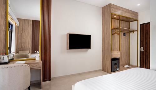 Executive Room, 1 Queen Bed, Garden View, Courtyard Area