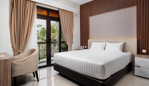 Deluxe Room, 1 Queen Bed, Terrace, Garden View