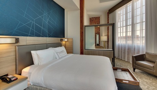 Suite, 1 King Bed (Stadium View)