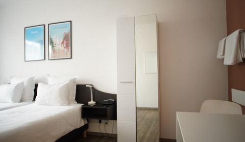 Economy Twin Room, Shared Bathroom (Petit Budget)