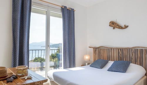 Superior Double Room, Ground or First Floor Balcony, Sea Siew (bois flotté)