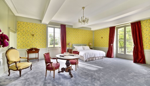 Room (La Gouvernante)