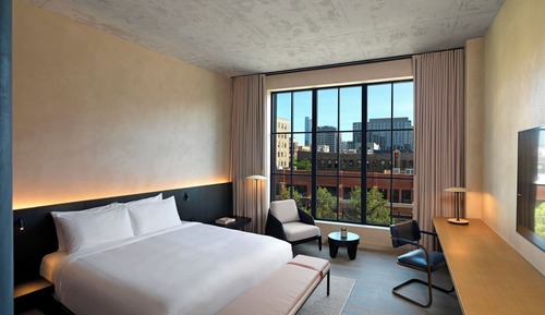 Deluxe Room, 1 King Bed, City View