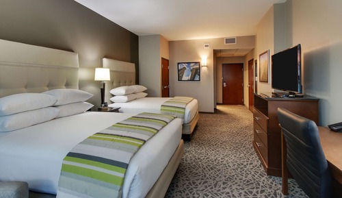 Room, 2 Queen Beds, Hearing Accessible (Upper Floor, Roll-in Shower)