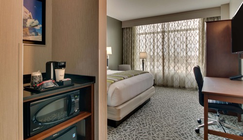 Room, 1 King Bed, Hearing Accessible (Tub)
