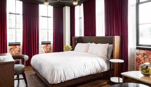 Deluxe Room, 1 King Bed with Sofa bed, Corner