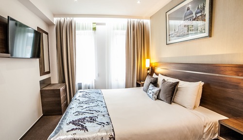 One Bedroom Apartment