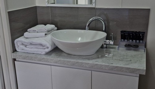 Basic Cabin, Ensuite