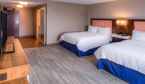 Room, 2 Queen Beds, Accessible, Bathtub (Mobility & Hearing)
