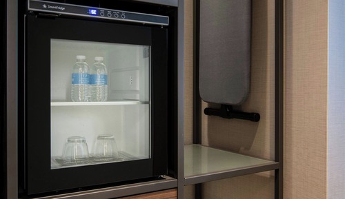 Room, 1 King Bed, Corner